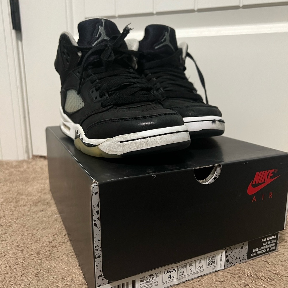 Nike Air Jordan Men's Black and White Sneakers